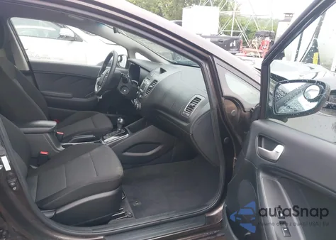 2018 Kia Forte Lx z USA, uszkodzony, nr VIN 3KPFK4A72JE224273